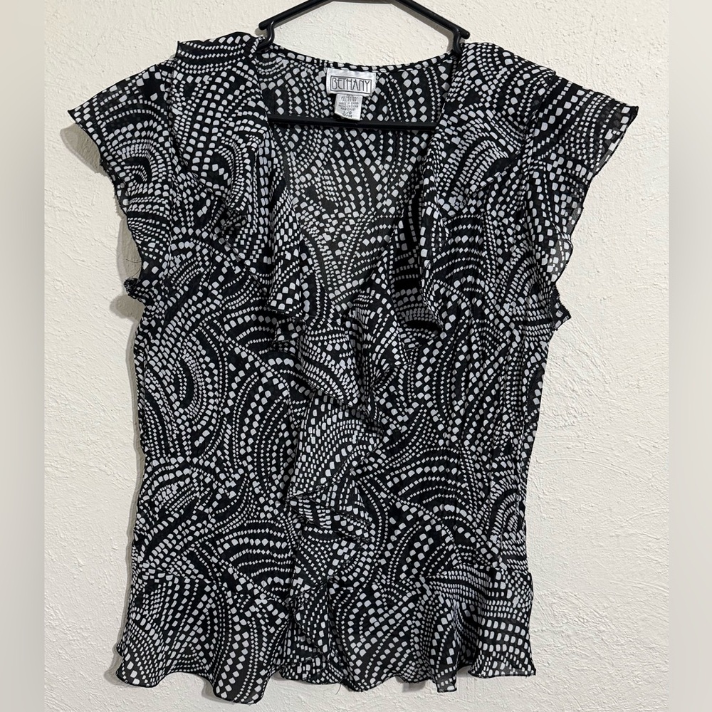 Black and White Patterned dressy Blouse